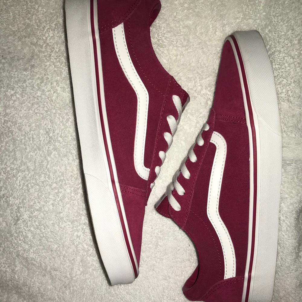 Vans - Picture 2 of 9